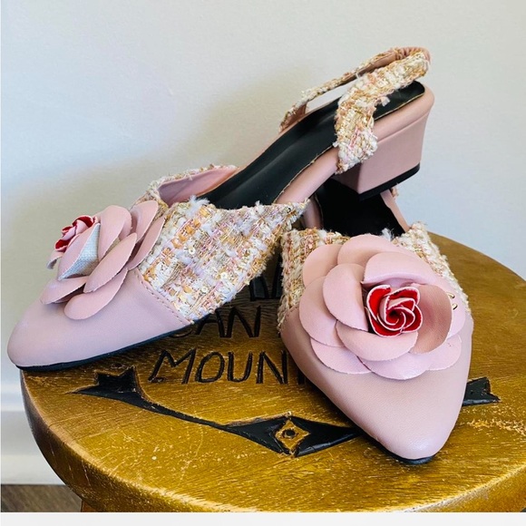 Camellia shoes - Picture 3 of 4